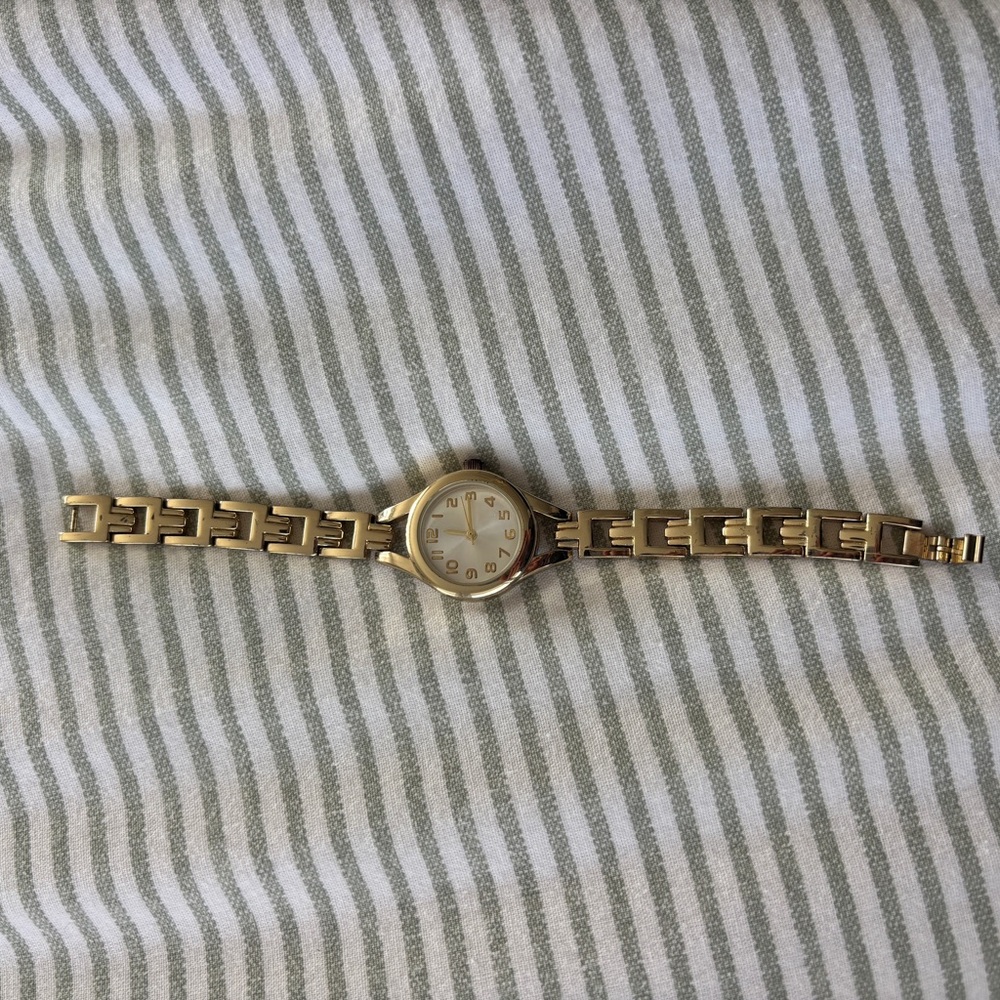Elegant Gold Women's Watch